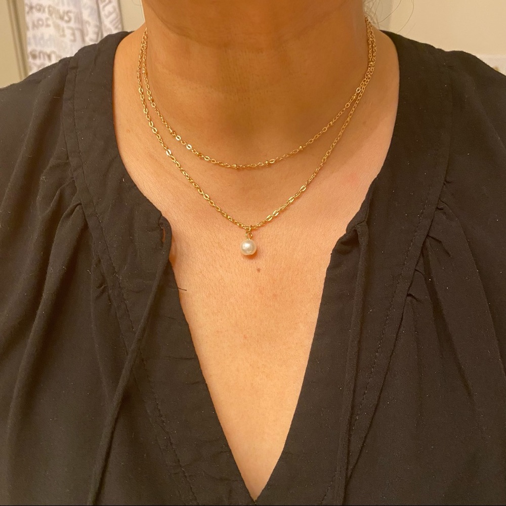 Dual chain pearl necklace